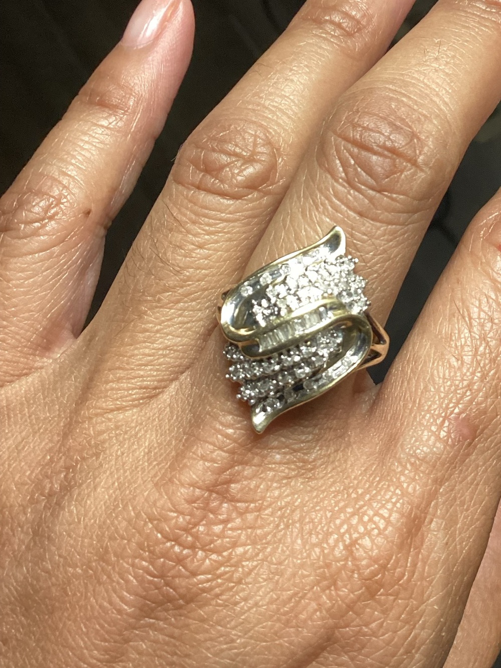 10k gold cluster ring with baguettes and round stones